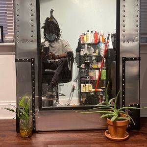 Meet your Posher, Harris